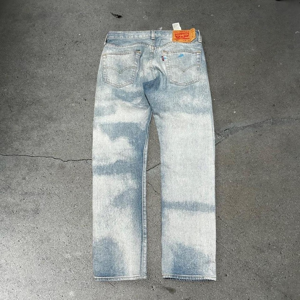Men's Levi's 501 button fly straight leg light bleach wash jeans Size 29x30